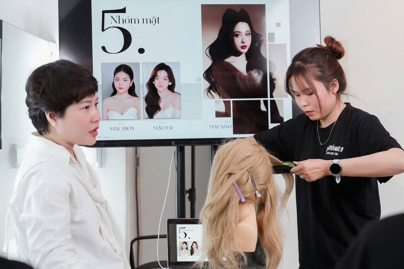 Cô Dona hướng dẫn học viên phân tích nhóm khuôn mặt